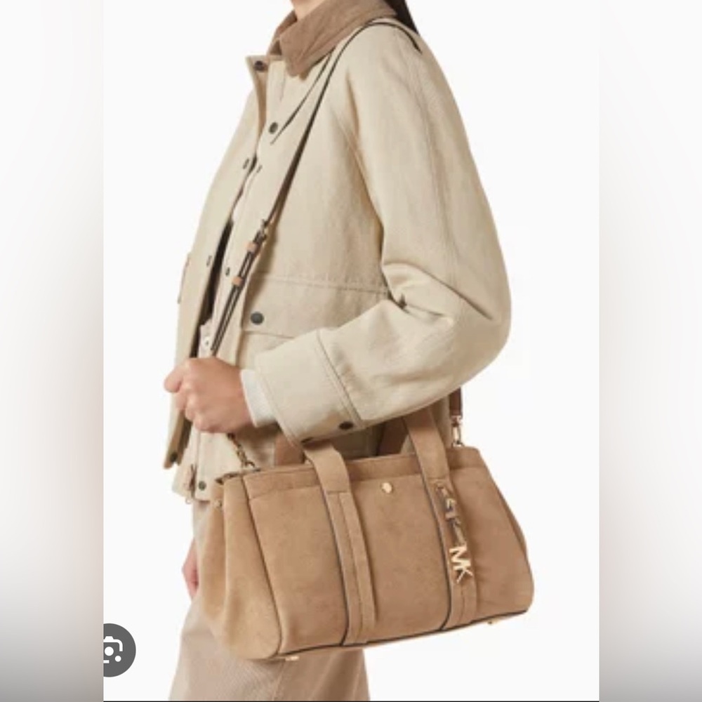 Like new Michael Kors Suede crossbody handbag Romee - Picture 2 of 6
